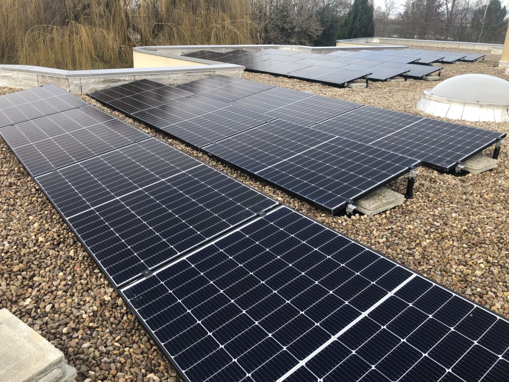découvrez les panneaux photovoltaïques viessmann, une solution innovante et durable pour produire votre propre énergie solaire. profitez d'une performance optimale, d'une installation facile et d'une réduction significative de votre empreinte carbone.