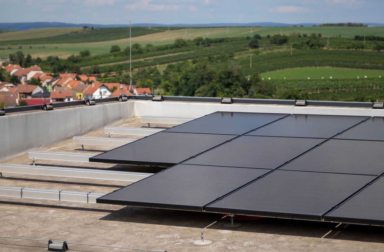 découvrez les avantages des panneaux photovoltaïques pour toits plats. optimisez l'espace de votre toiture et générez votre propre énergie renouvelable. idéals pour les immeubles et les résidences, ces panneaux vous aident à réduire vos factures d'électricité tout en contribuant à la protection de l'environnement.