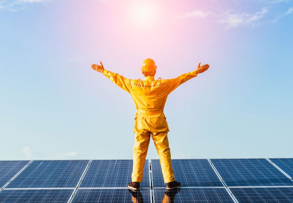 découvrez comment investir dans l'énergie solaire pour bénéficier d'une source d'énergie renouvelable, réduire vos factures d'électricité et contribuer à la protection de l'environnement. explorez les avantages fiscaux et les technologies innovantes pour maximiser votre retour sur investissement.