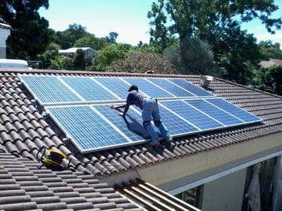 découvrez notre guide complet pour l'auto-installation d'un panneau photovoltaïque de 3 kw. apprenez étape par étape comment maximiser votre production d'énergie solaire, réduire vos factures d'électricité et contribuer à un environnement durable grâce à des conseils pratiques et des astuces d'experts.
