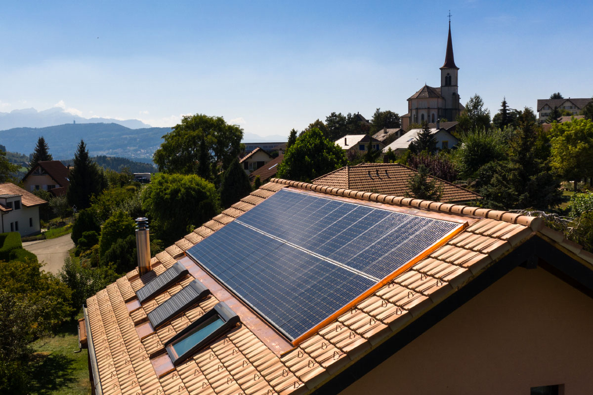 découvrez nos services d'installation de panneaux photovoltaïques dans le canton de vaud. profitez d'une énergie renouvelable tout en réduisant vos factures d'électricité. contactez-nous pour un devis personnalisé et des conseils experts sur votre transition énergétique.