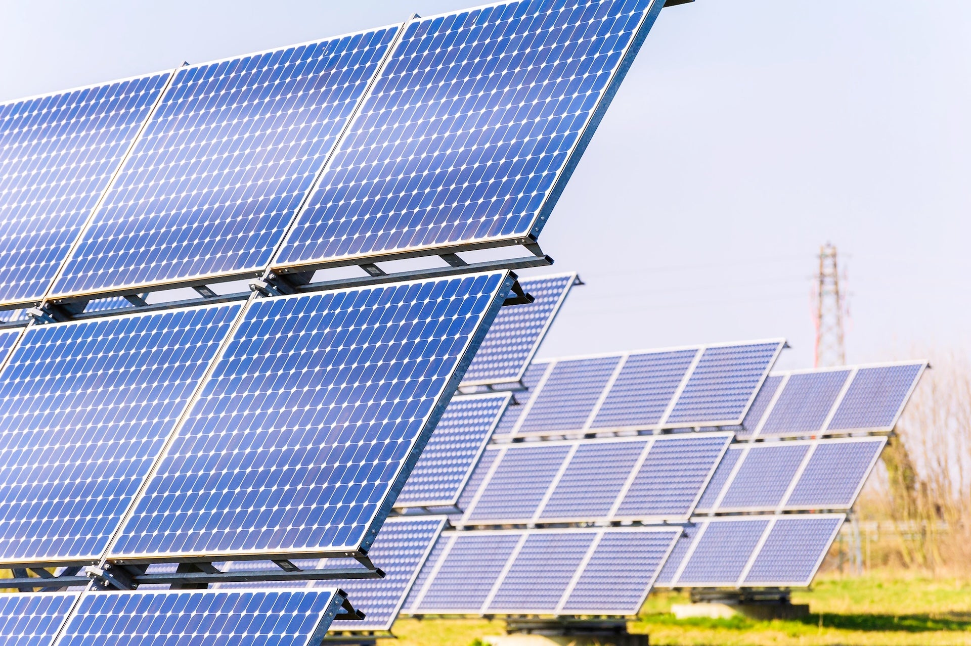 découvrez les avantages et les coûts associés à l'installation de panneaux photovoltaïques. analysez l'impact financier et environnemental de l'énergie solaire pour faire un choix éclairé.