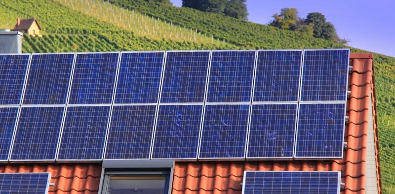 découvrez les enjeux des installations photovoltaïques de 10 kw : avantages économiques, impact environnemental, et solutions énergétiques durables pour les particuliers et les entreprises. transformez l'énergie solaire en atout incontournable pour réduire vos factures d'électricité et contribuer à un avenir plus vert.