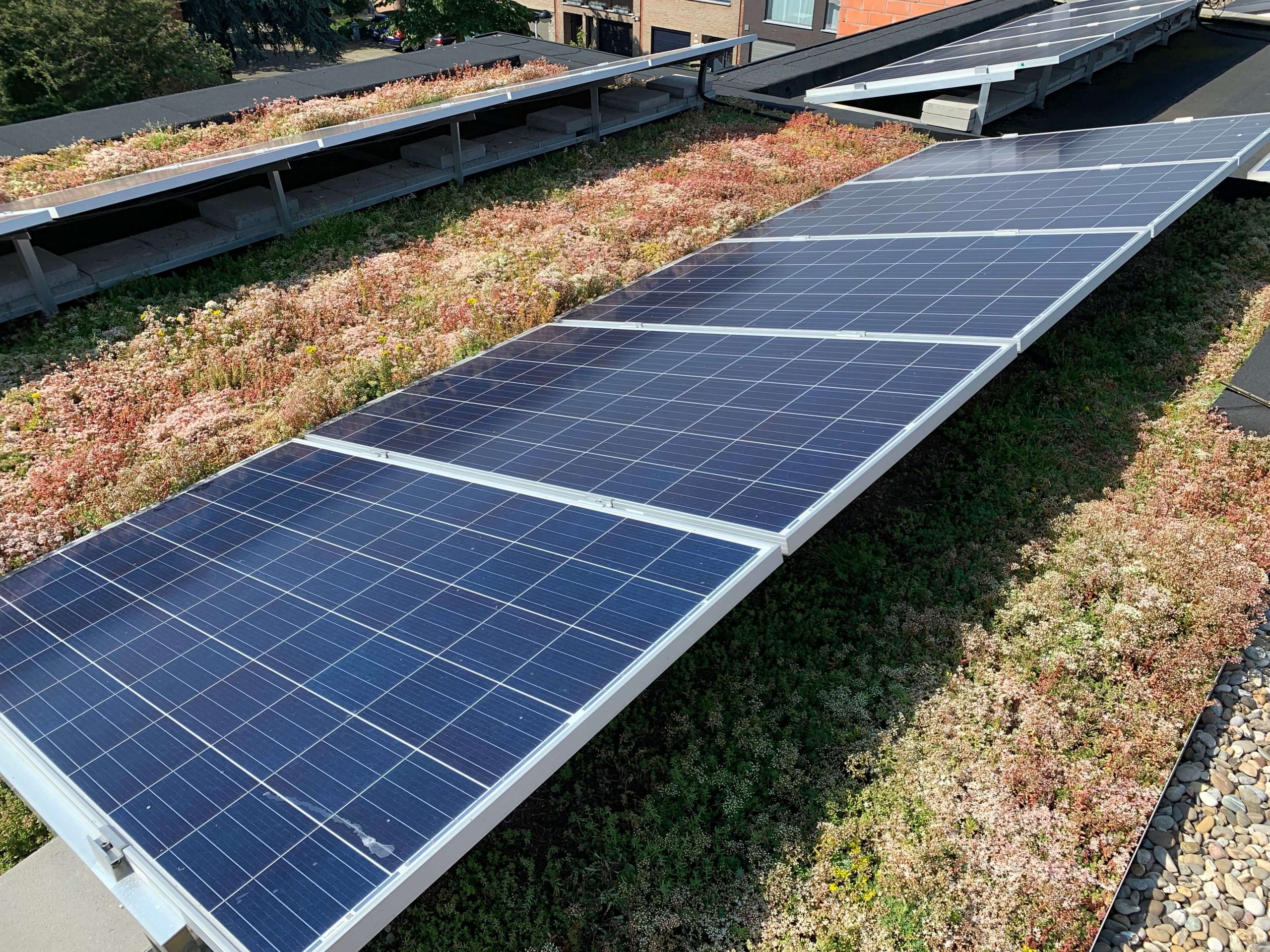 découvrez les avantages de la toiture plate photovoltaïque, une solution efficace et esthétique pour capter l'énergie solaire. optimisez votre espace tout en réduisant votre empreinte carbone grâce à des panneaux solaires adaptés à votre bâtiment.