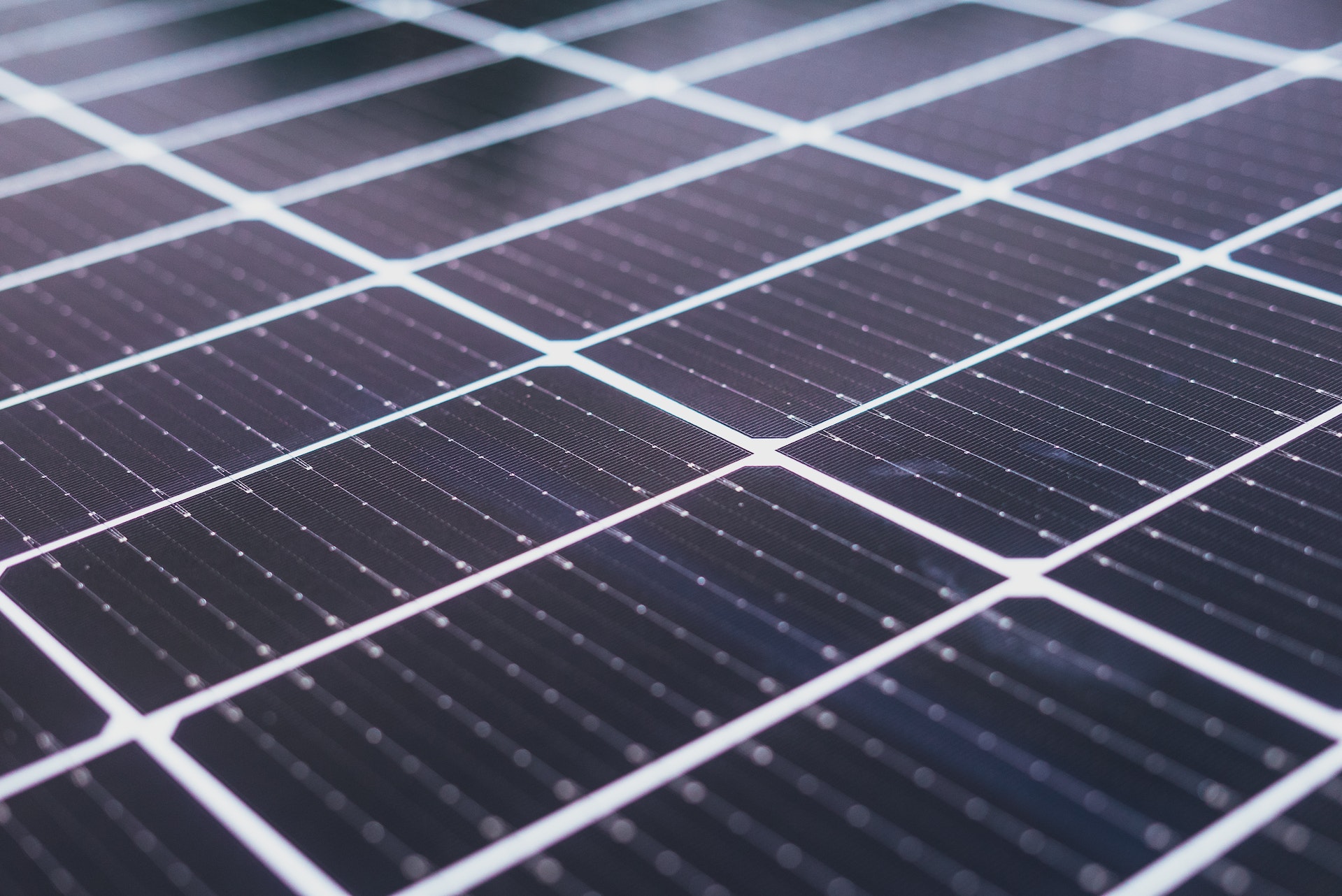 découvrez comment maximiser le rendement de vos installations photovoltaïques grâce à des conseils d'experts, des technologies innovantes et des astuces pour optimiser votre production d'énergie solaire.