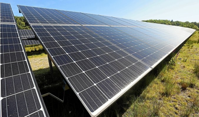 découvrez notre guide complet sur les panneaux photovoltaïques en france. lisez les avis d'experts et d'utilisateurs pour choisir la meilleure solution solaire adaptée à vos besoins, optimiser votre installation et comprendre les avantages financiers et écologiques. informez-vous sur les dernières innovations et les aides disponibles.