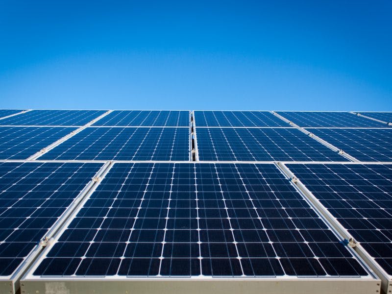 découvrez les différents types d'installations photovoltaïques pour optimiser votre production d'énergie solaire. du système autonome au parc solaire, apprenez à choisir la solution qui correspond à vos besoins.