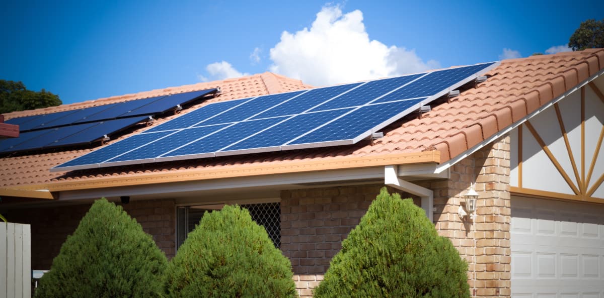 découvrez les normes essentielles pour l'installation photovoltaïque en france. assurez-vous que votre projet respecte les réglementations en vigueur et optimise la performance de vos panneaux solaires.