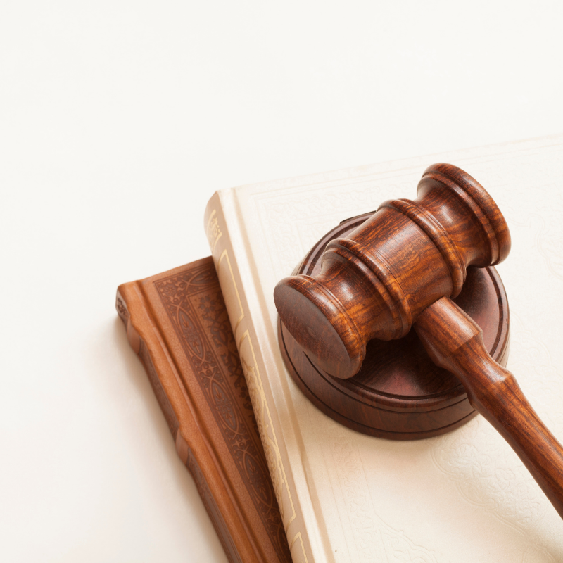 découvrez les principales législations régissant les entreprises en france. informez-vous sur les lois, réglementations et obligations légales à respecter pour assurer la conformité de votre activité et optimiser votre gestion.