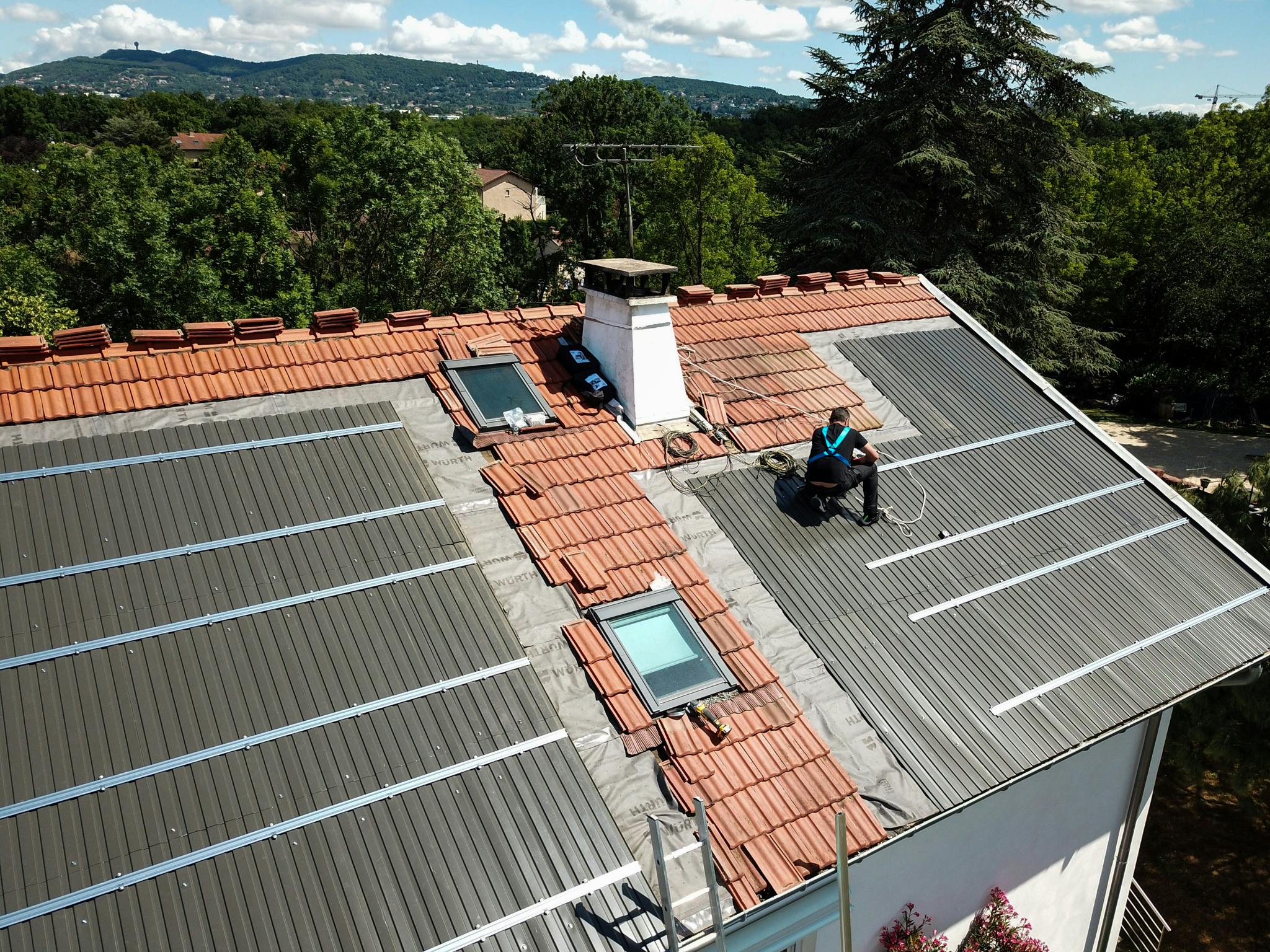 découvrez notre guide complet sur l'auto-installation de panneaux solaires. apprenez les étapes essentielles pour installer votre système solaire chez vous, économiser sur votre facture d'énergie et contribuer à la protection de l'environnement. suivez nos conseils d'experts et devenez acteur de votre consommation d'énergie.