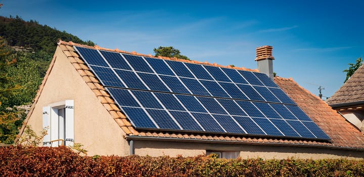 découvrez les prix de l'installation photovoltaïque en 2025 et les différentes options disponibles pour optimiser votre investissement énergétique. informez-vous sur les aides financières, les technologies innovantes et les avantages d'une transition vers l'énergie solaire pour réduire vos factures d'électricité tout en préservant l'environnement.