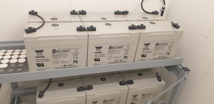 découvrez la batterie yuasa photovoltaïque, une solution de stockage d'énergie fiable et performante pour vos systèmes solaires. optimisez votre autoconsommation et garantissez une alimentation continue grâce à cette technologie de pointe. idéale pour les particuliers et les professionnels, cette batterie s'intègre parfaitement dans votre installation photovoltaïque.