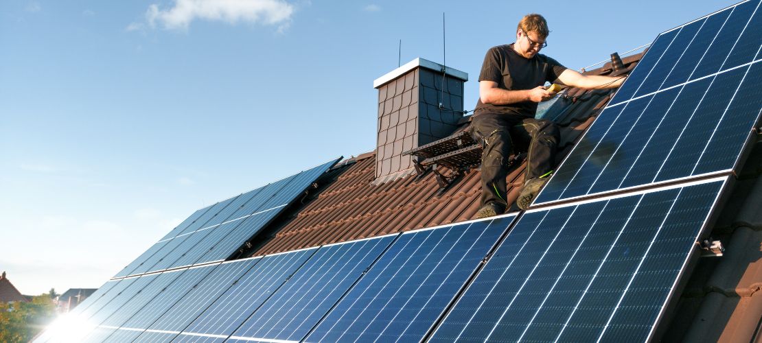 découvrez nos tarifs compétitifs pour l'installation de panneaux photovoltaïques et optimisez votre production d'énergie solaire. obtenez un devis personnalisé et tirez parti des avantages écologiques et économiques offerts par les solutions photovoltaïques.