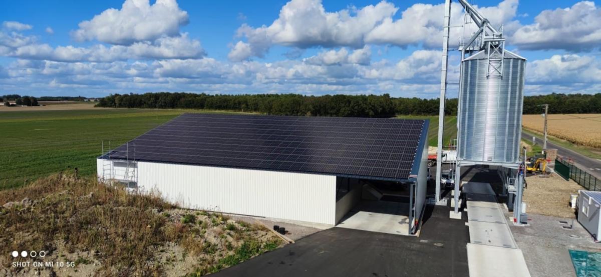 découvrez notre schéma unifilaire pour un système photovoltaïque de 100 kwc, conçu pour optimiser l'efficacité énergétique et faciliter l'installation. ce guide visuel vous aidera à comprendre les connexions électriques, les composants essentiels et le fonctionnement global de votre installation solaire.