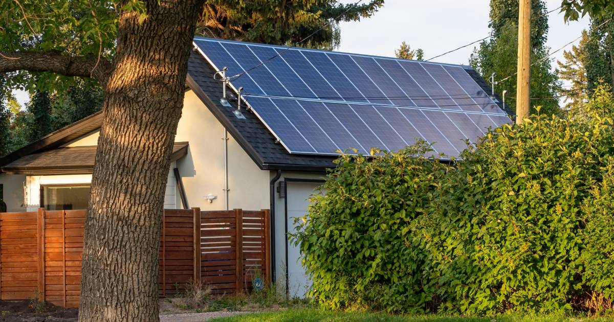 découvrez le coût des onduleurs photovoltaïques et les facteurs influençant leur prix. apprenez à choisir le bon équipement pour optimiser votre installation solaire et maximiser votre rendement énergétique.