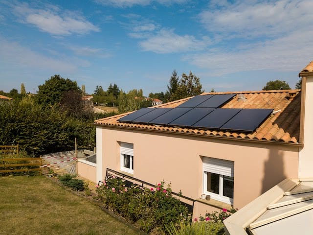 découvrez les nombreux avantages des systèmes photovoltaïques hybrides, qui allient efficacement production d'électricité solaire et sources d'énergie complémentaires. optimisez votre consommation énergétique tout en réduisant votre empreinte carbone grâce à cette solution innovante.