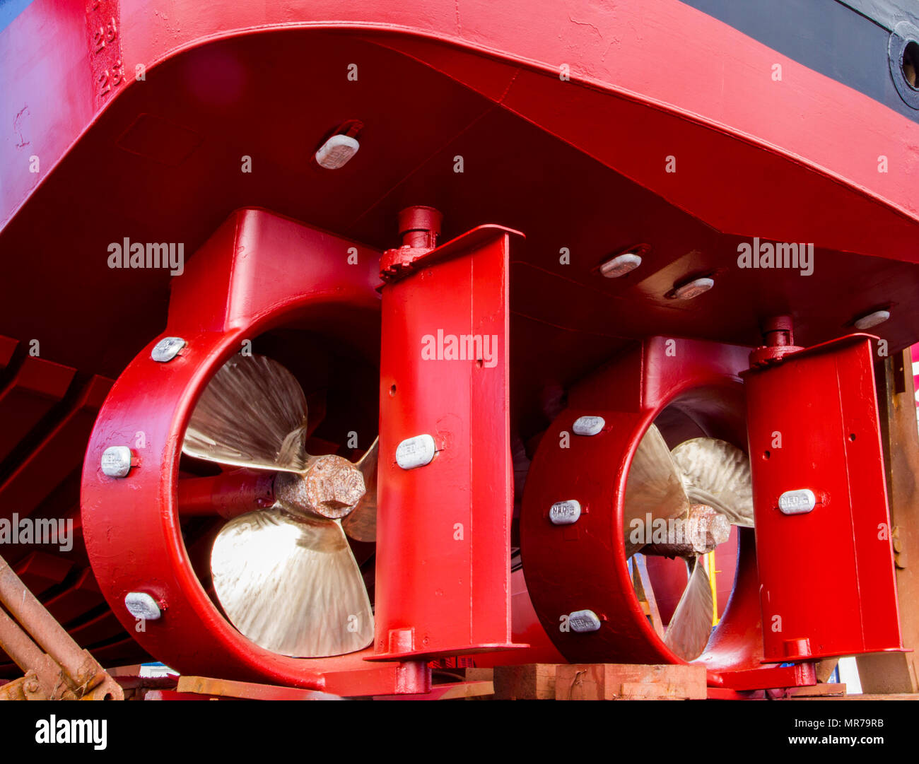 anode-sacrificielle-systeme-photovoltaique-1 Comprendre l'installation d'une anode sacrificielle pour optimiser votre système photovoltaïque