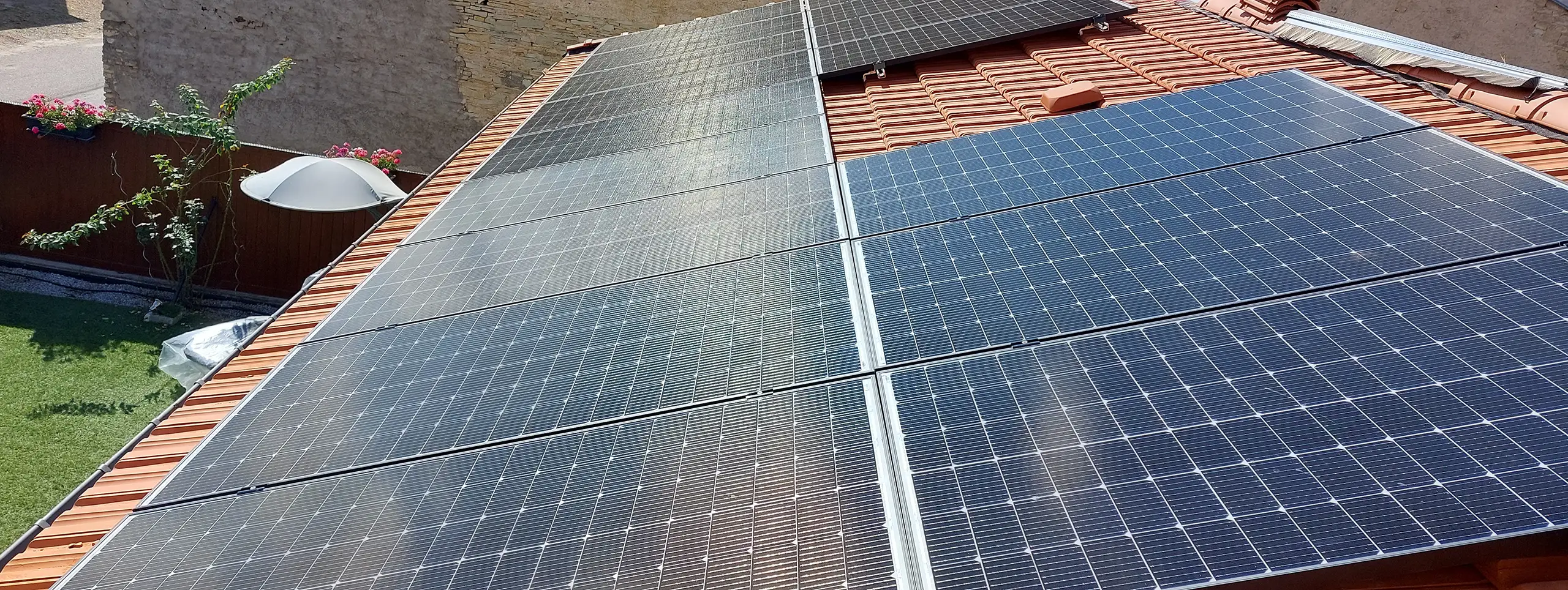 astuce-panneau-photovoltaique Découvrez l'astuce secrète qui booste le rendement de votre panneau photovoltaïque !