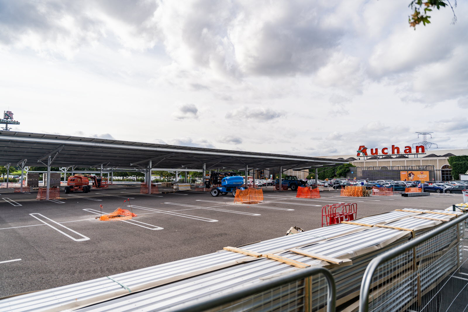 auchan-panneaux-photovoltaiques-1 Auchan aide à l'installation de panneaux photovoltaïques
