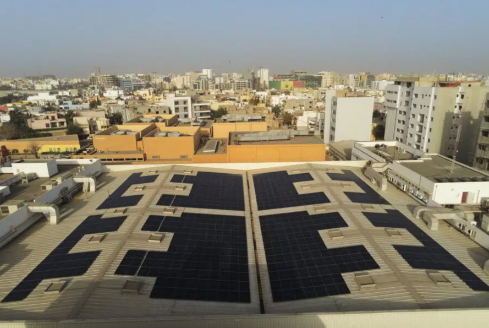 auchan-panneaux-photovoltaiques Auchan soutient l'installation de panneaux photovoltaïques en autoconsommation