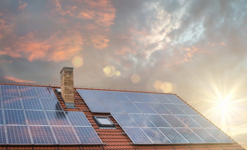 découvrez l'autoconsommation, une solution durable et économique qui vous permet de produire votre propre énergie tout en réduisant votre empreinte carbone. apprenez comment optimiser votre consommation d'énergie et faire des économies grâce aux installations solaires.