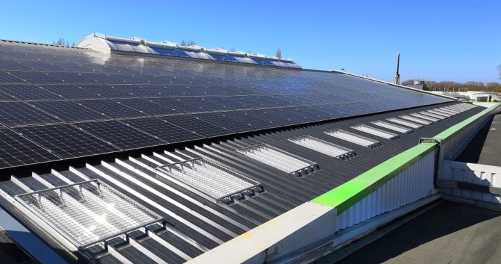 découvrez les avantages de l'autoconsommation photovoltaïque : un moyen durable d'utiliser l'énergie solaire pour réduire vos factures d'électricité et contribuer à la protection de l'environnement. apprenez comment optimiser votre installation pour un meilleur rendement et un retour sur investissement rapide.