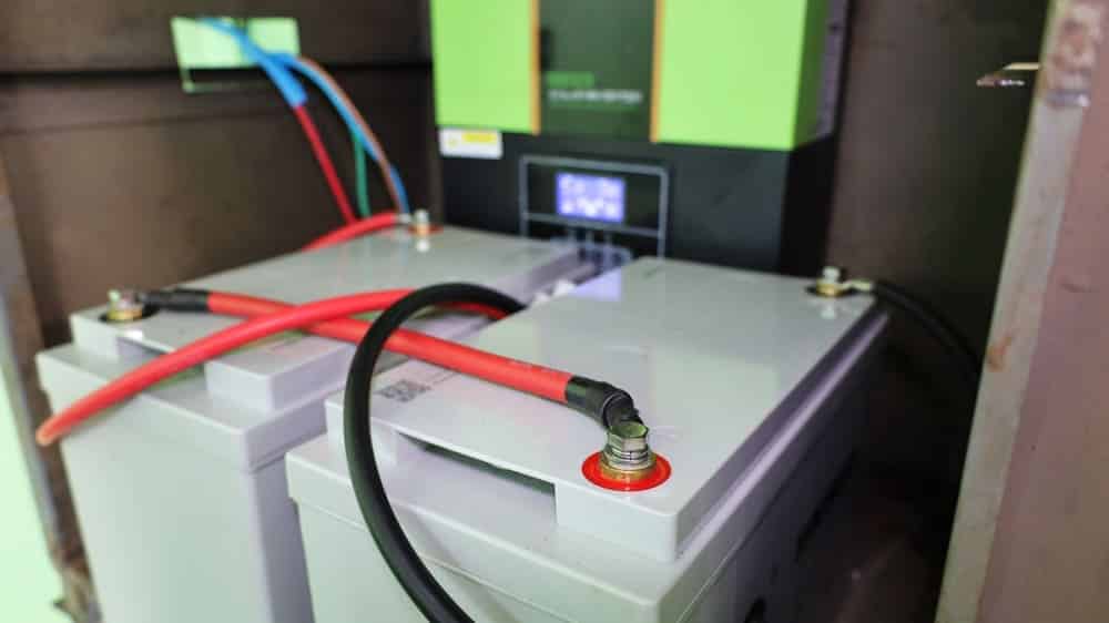 batterie-photovoltaique Installer une batterie pour optimiser votre installation photovoltaïque