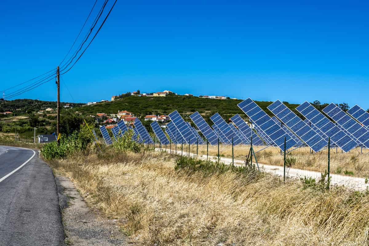 centrale-solaire-a-lannion-1 À Lannion, une nouvelle centrale solaire fournira de l'énergie à quatre collèges de la région