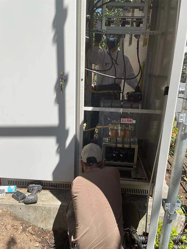 cout-onduleurs-solaires-2 Découvrez pourquoi les onduleurs pour panneaux solaires coûtent si cher !