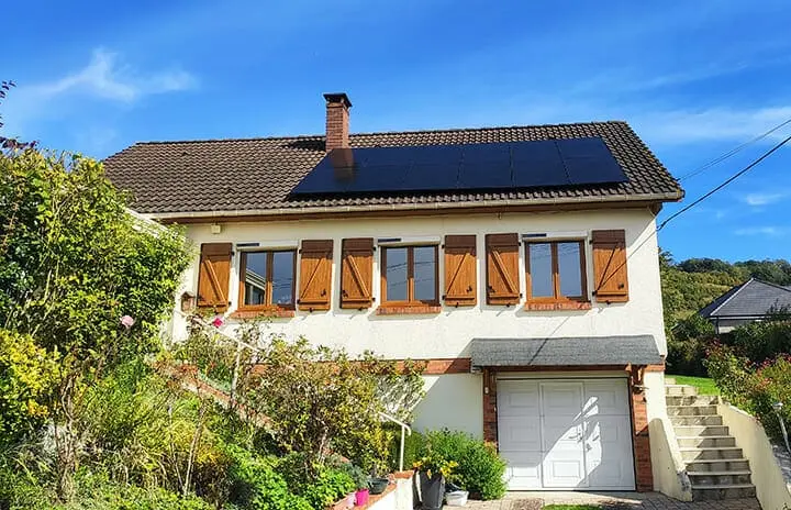 découvrez le coût d'installation de 10 panneaux photovoltaïques et apprenez comment optimiser votre investissement pour profiter des énergies renouvelables. obtenez des informations détaillées sur les prix, les aides financières et les bénéfices à long terme.