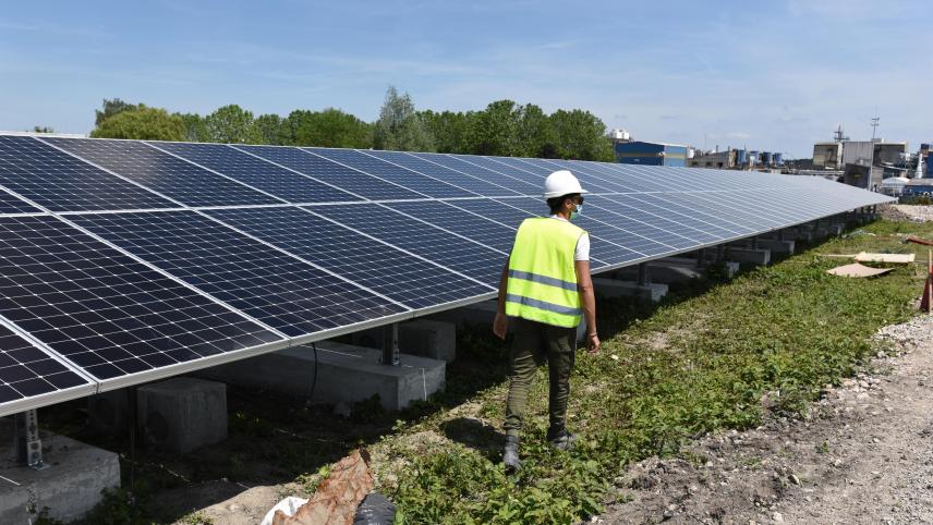 découvrez comment le crédit photovoltaïque en 2025 peut vous aider à financer vos projets d'énergie solaire. profitez des aides et des incitations disponibles pour réduire vos coûts d'installation et contribuer à un avenir énergétique durable.