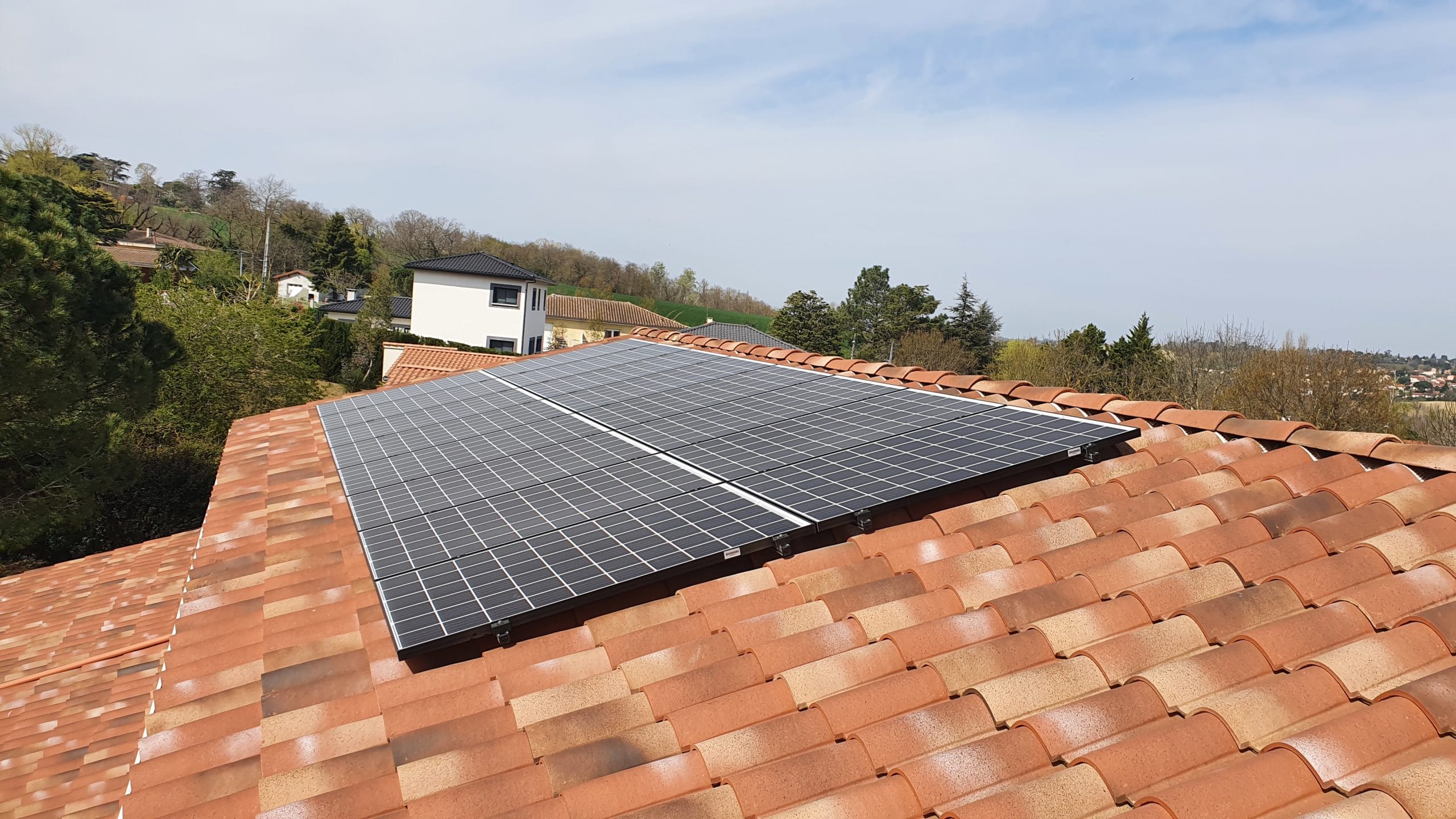 depannage-installation-photovoltaique-1 Pourquoi votre installation photovoltaïque disjoncte et comment y remédier ?