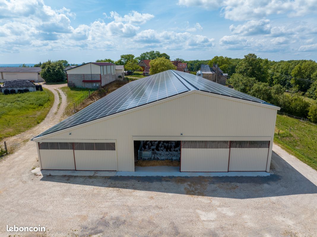 découvrez les solutions photovoltaïques spécialement conçues pour les bâtiments agricoles en vendée. optimisez votre consommation d'énergie, réduisez vos coûts et contribuez à une agriculture durable grâce à des installations solaires adaptées à vos besoins.