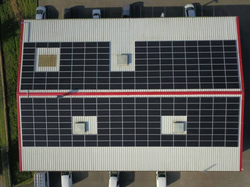 economie-panneau-solaire-100-kwc-1 Découvrez pourquoi l'installation d'un panneau solaire de 100 kWc pourrait vous faire économiser des milliers d'euros !
