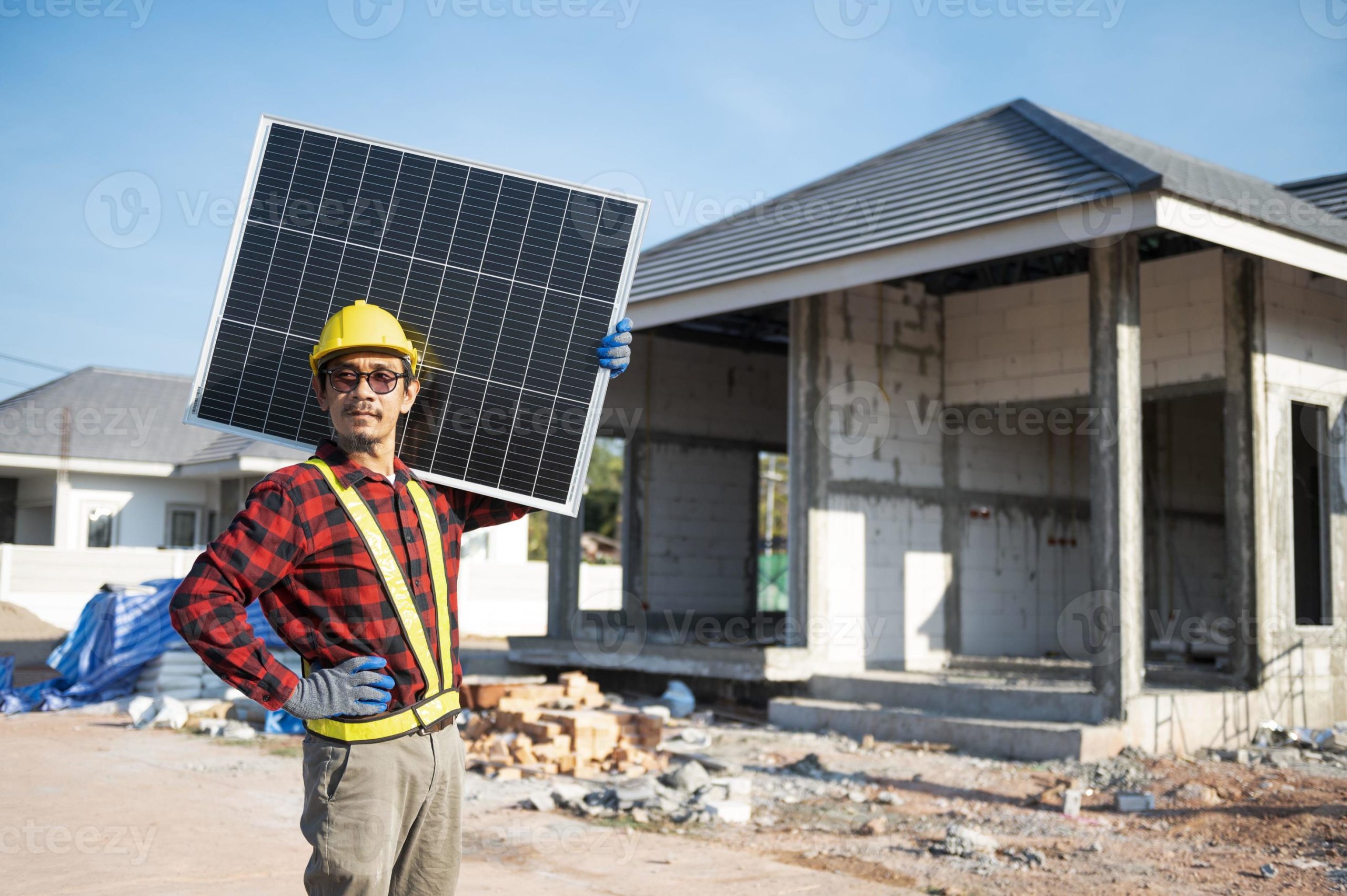 economie-panneaux-solaires-4-scaled Découvrez pourquoi le prix du panneau solaire au m2 pourrait vous faire économiser des milliers d'euros !