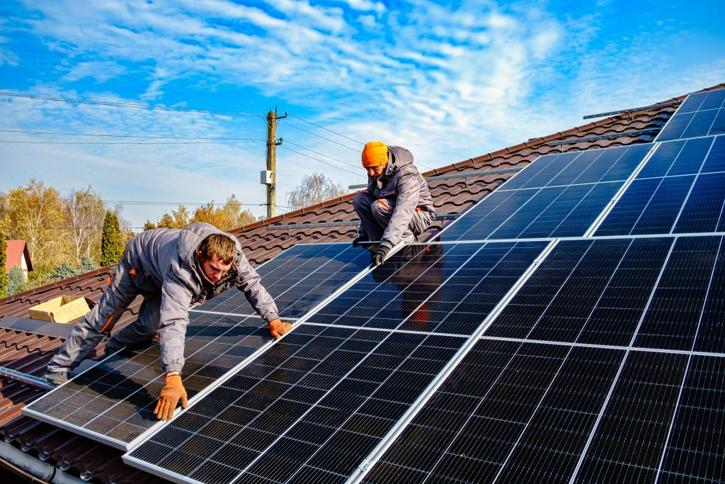 economies-panneaux-photovoltaiques-1 Vous ne croirez jamais combien vous pouvez économiser avec des panneaux photovoltaïques !