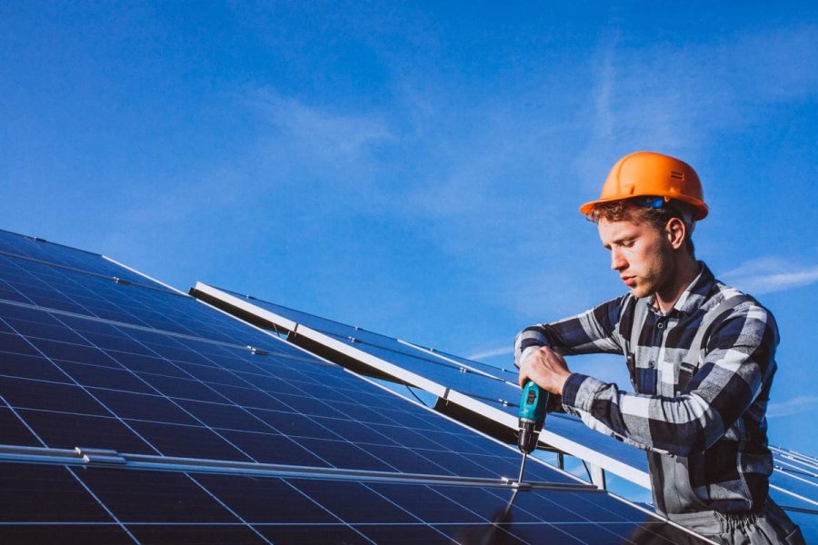economies-panneaux-photovoltaiques-2025-1 Découvrez comment l'état va vous faire économiser gros sur les panneaux photovoltaïques en 2025 !
