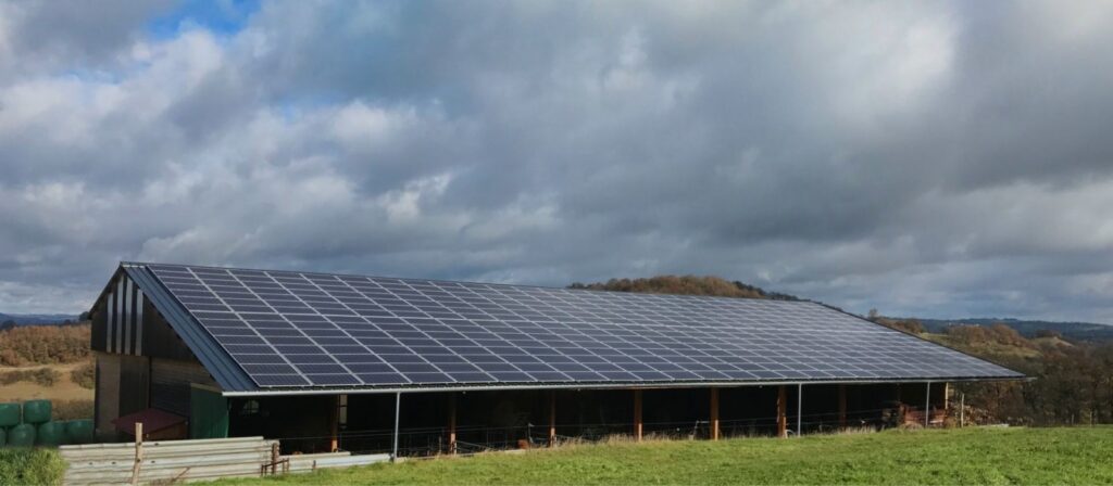 energie-hangar-photovoltaique-2 Optimiser l'énergie de votre hangar agricole grâce à l'installation photovoltaïque