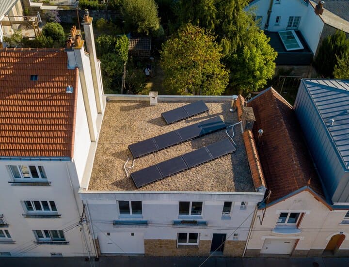 découvrez les services d'installateur photovoltaïque à lille pour transformer votre habitation en site éco-responsable. profitez d'une énergie solaire propre et réduisez vos factures d'électricité grâce à une installation professionnelle adaptée à vos besoins.