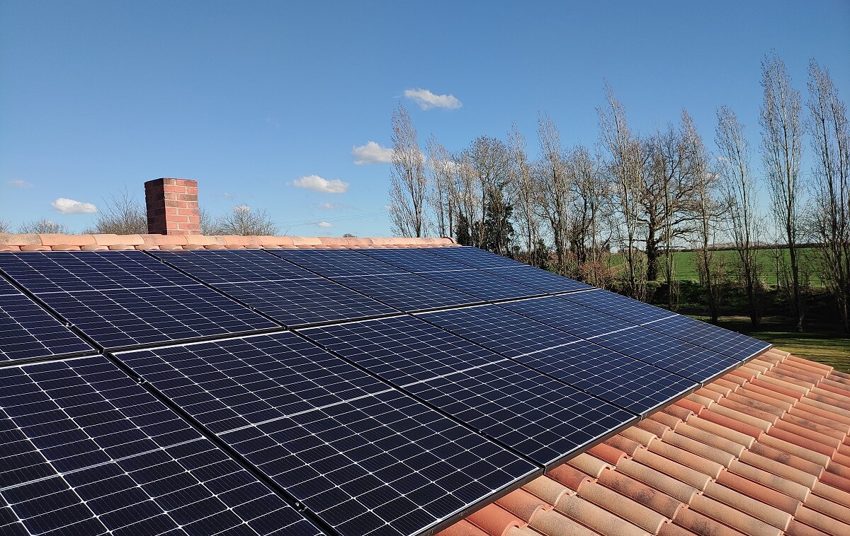 découvrez nos services d'installation photovoltaïque à nantes. profitez d'énergies renouvelables pour réduire vos factures d'électricité et contribuer à la protection de l'environnement. contactez-nous pour une évaluation personnalisée!