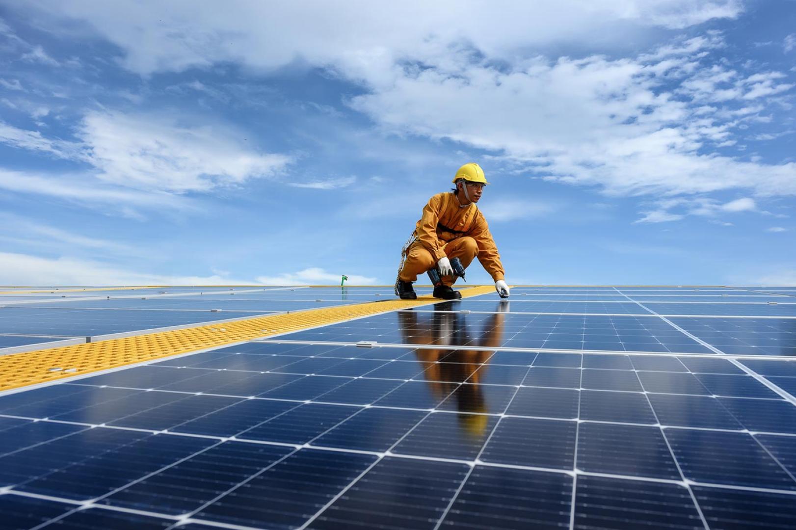 découvrez les avantages des panneaux solaires pour votre maison ou entreprise. augmentez votre autonomie énergétique, réduisez votre facture d'électricité et contribuez à la préservation de l'environnement grâce à une énergie renouvelable et durable.