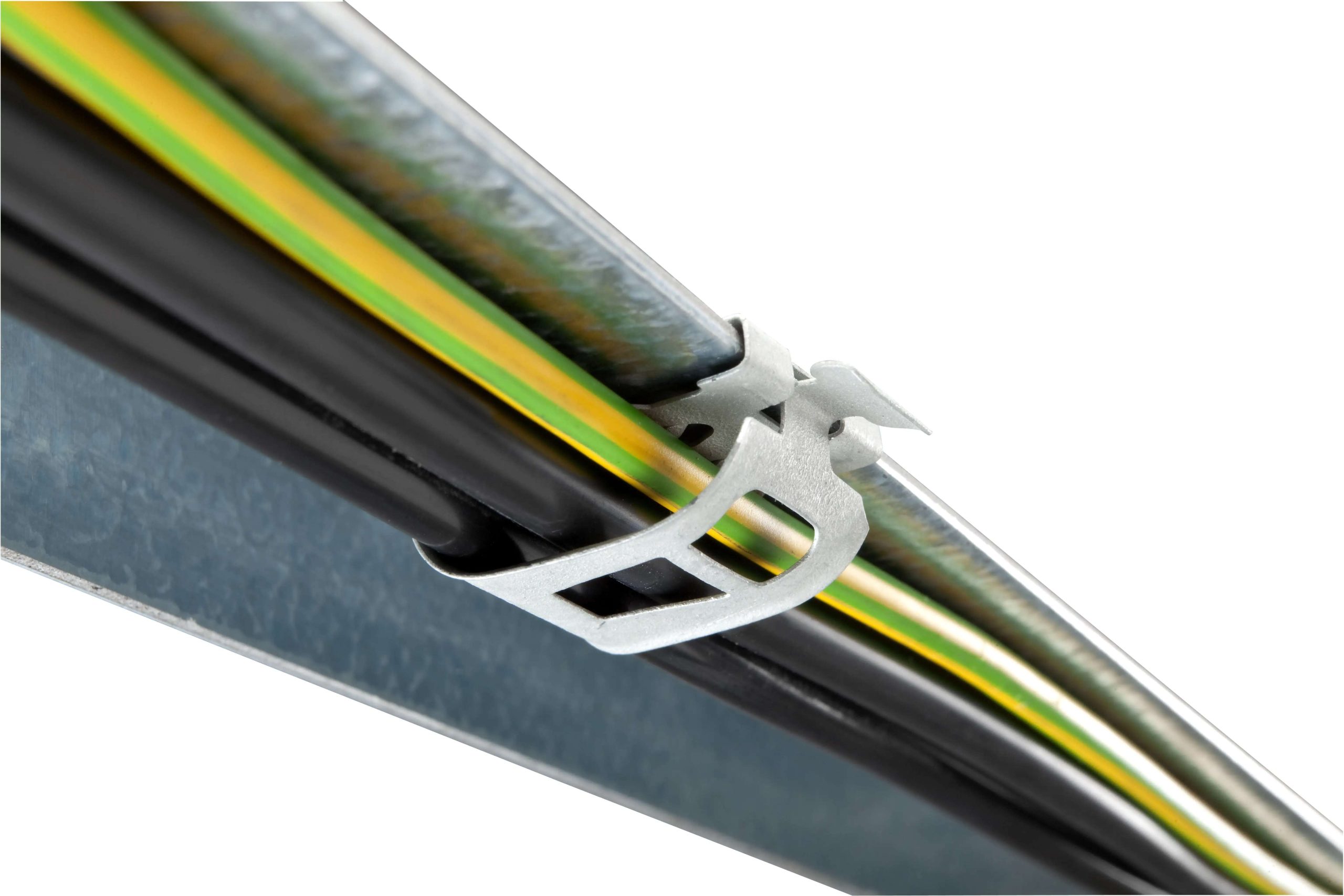 guide-cables-photovoltaiques-8-scaled Installation de câbles pour les systèmes photovoltaïques : guide pratique