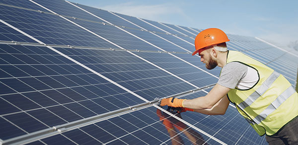 guide-installation-panneaux-photovoltaiques-12 Formation à l'installation de panneaux photovoltaïques : guide pratique pour débutants