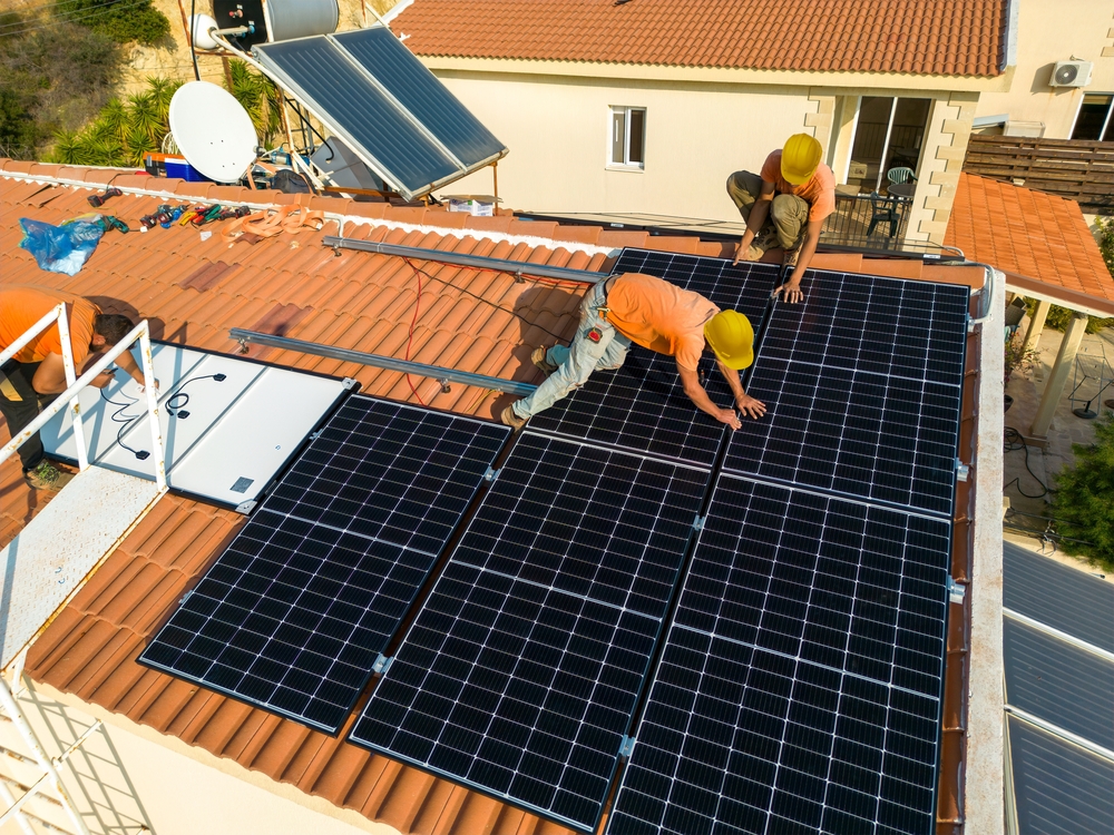 installateurs-photovoltaiques-en-expansion Les installateurs photovoltaïques solaires : un métier en pleine expansion