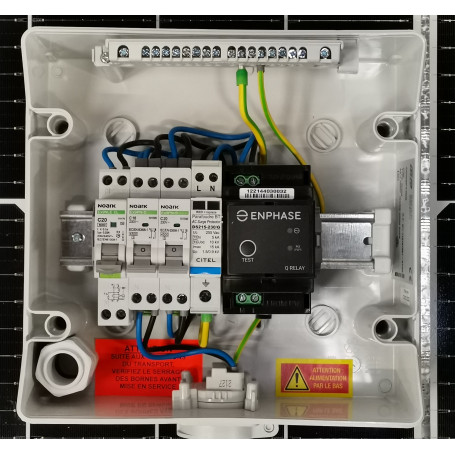découvrez notre coffret ac photovoltaïque, une solution complète pour optimiser la gestion de l'énergie solaire. conçu pour assurer sécurité et performance, ce coffret facilite l'installation de votre système photovoltaïque tout en garantissant une connexion fiable et durable au réseau électrique. transformez votre manière de consommer l'énergie avec notre produit de haute qualité.