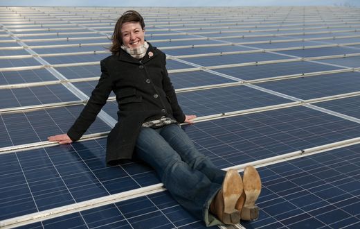 découvrez les panneaux photovoltaïques au mans, une solution écologique et économique pour produire votre propre électricité. informez-vous sur les avantages, les installations et les subventions disponibles pour maximiser votre investissement tout en préservant l'environnement.