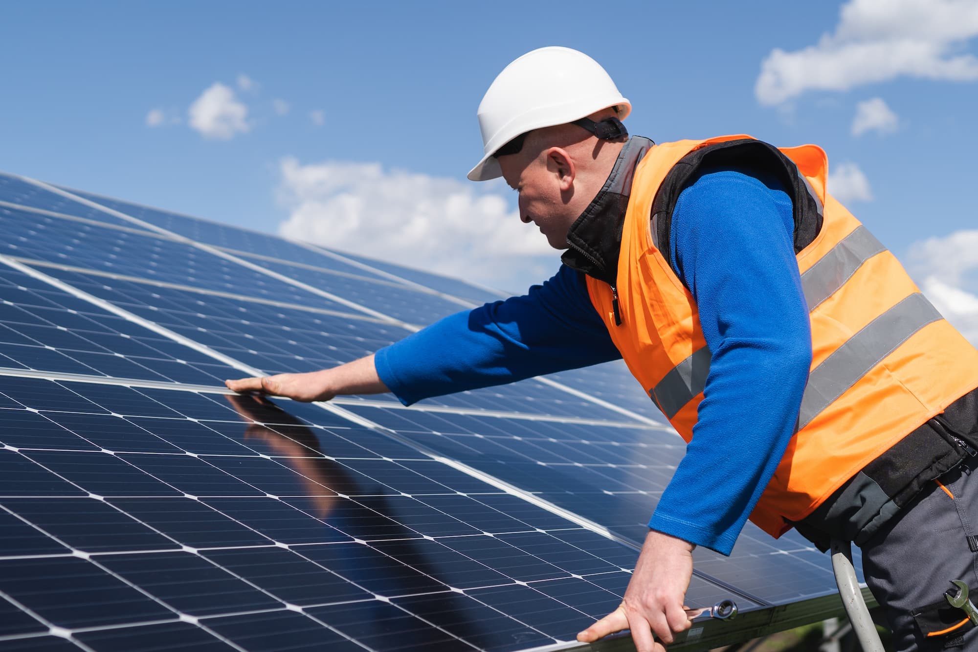 installation-kit-photovoltaique Guide complet pour installer un kit photovoltaïque autonome