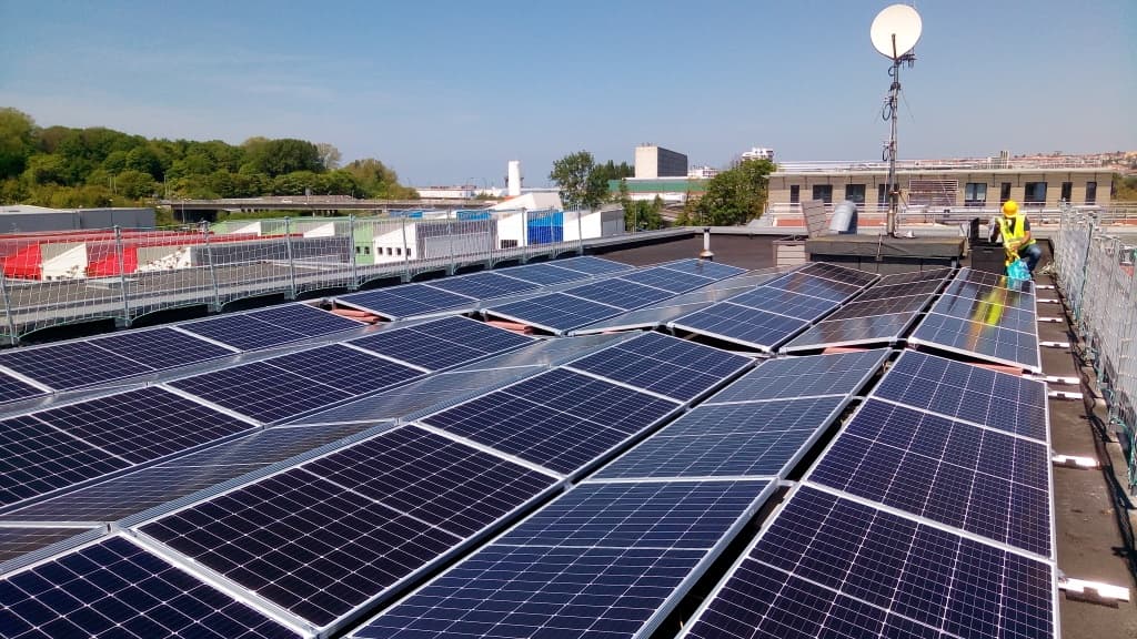 découvrez notre service d'installation de panneaux photovoltaïques et éoliens, optimisant votre production d'énergie renouvelable. profitez d'une solution durable et écologique pour réduire votre empreinte carbone et réaliser des économies sur vos factures d'électricité. contactez-nous dès aujourd'hui pour un devis personnalisé !