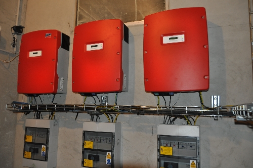 installation-onduleur-photovoltaique-7 Comment installer un onduleur photovoltaïque : guide étape par étape