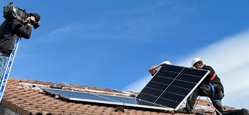 découvrez les panneaux photovoltaïques 65 : une solution d'énergie renouvelable efficace pour réduire vos factures d'électricité et contribuer à la protection de l'environnement. optez pour une énergie solaire durable et performante.